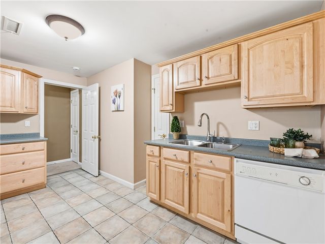 48 Hummingbird Lane, Swansea, MA 02777