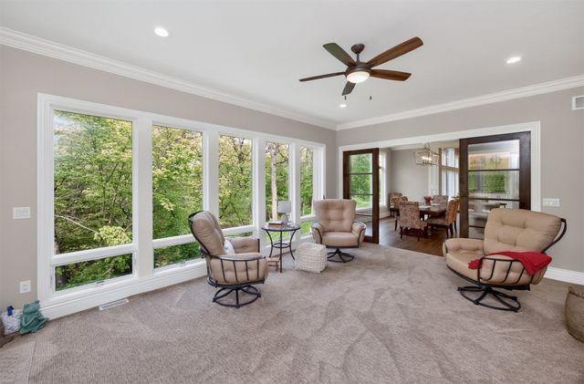 6245 Enclave Lane, Johnston, IA 50131