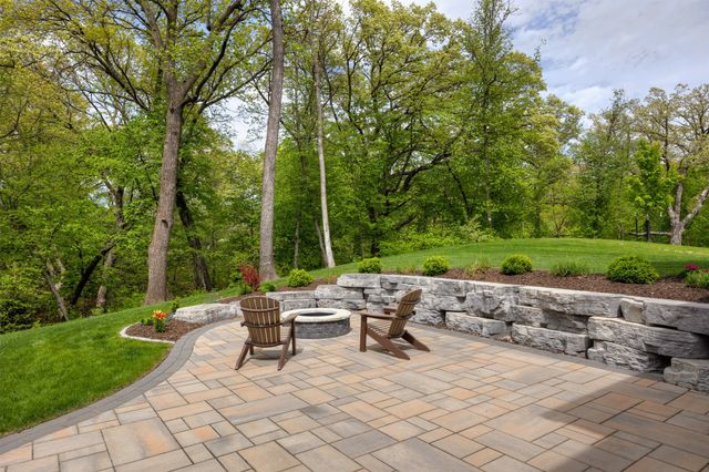 6245 Enclave Lane, Johnston, IA 50131