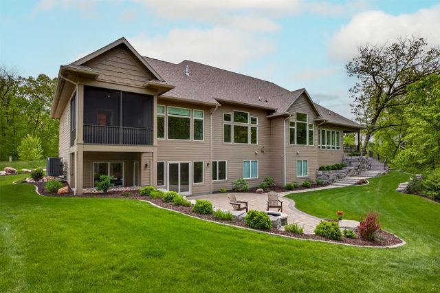 6245 Enclave Lane, Johnston, IA 50131