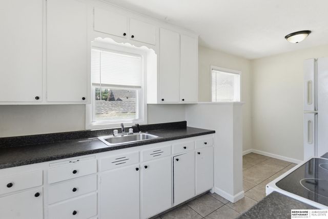 3901 Gold Street, Omaha, NE 68105