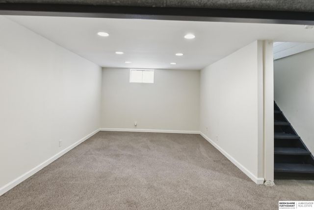3901 Gold Street, Omaha, NE 68105