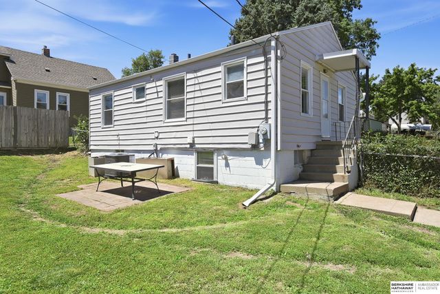 3901 Gold Street, Omaha, NE 68105