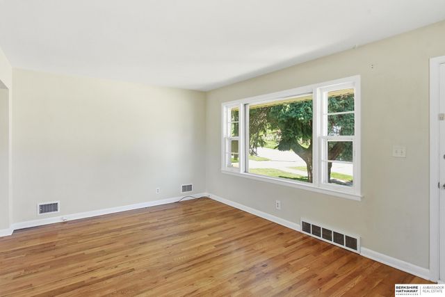 3901 Gold Street, Omaha, NE 68105