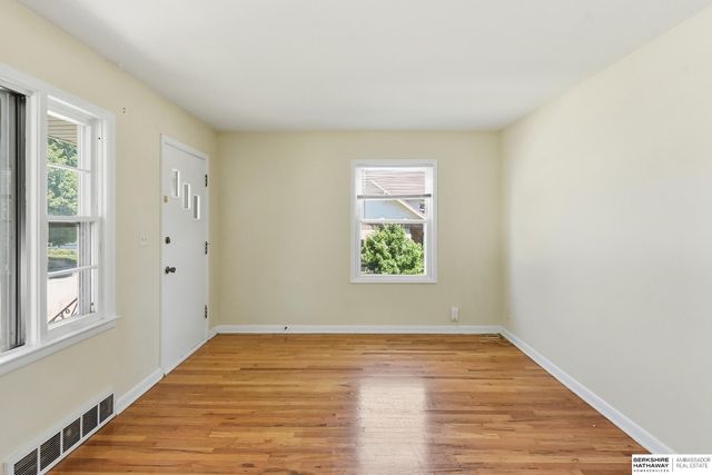 3901 Gold Street, Omaha, NE 68105