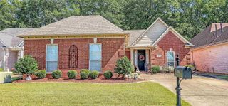 284 FOUNTAIN RIVER DR, Memphis, TN 38120