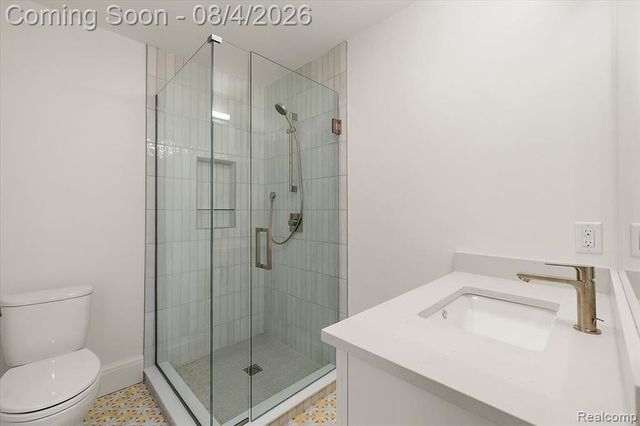 596 Henrietta Street, Birmingham, MI 48009