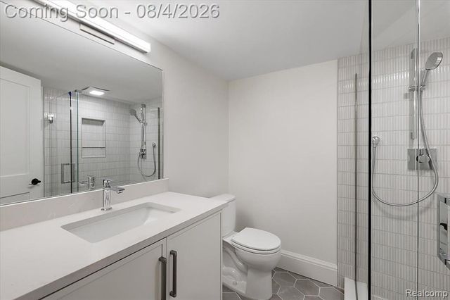 596 Henrietta Street, Birmingham, MI 48009