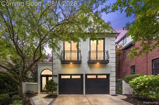596 Henrietta Street, Birmingham, MI 48009