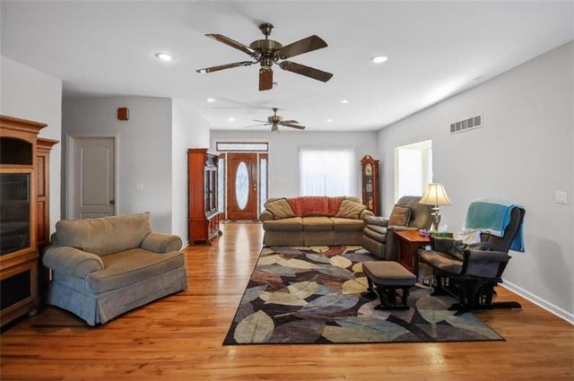 397 Sandhill Hickory Level Road, Carrollton, GA 30116