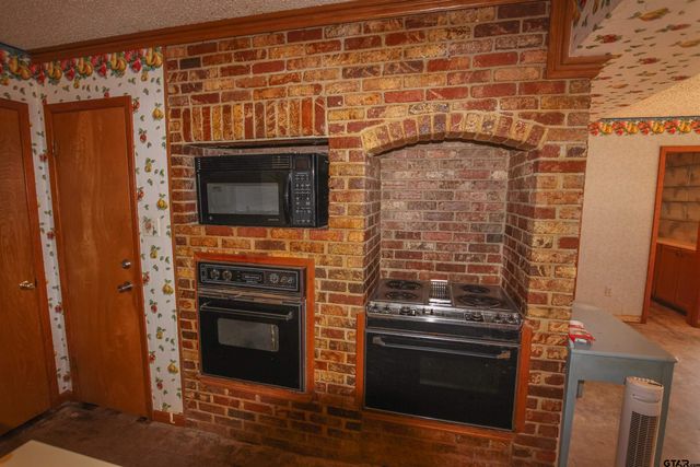 1006 Quitman St, Pittsburg, TX 75686