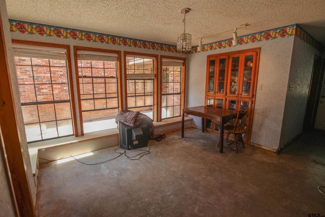 1006 Quitman St, Pittsburg, TX 75686