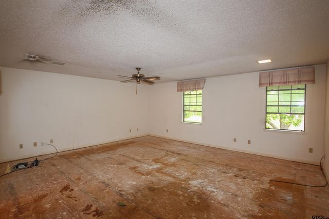 1006 Quitman St, Pittsburg, TX 75686