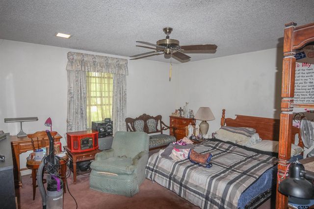 1006 Quitman St, Pittsburg, TX 75686