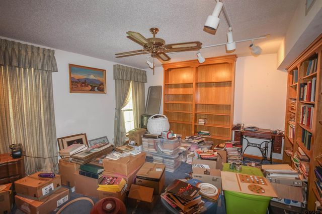 1006 Quitman St, Pittsburg, TX 75686