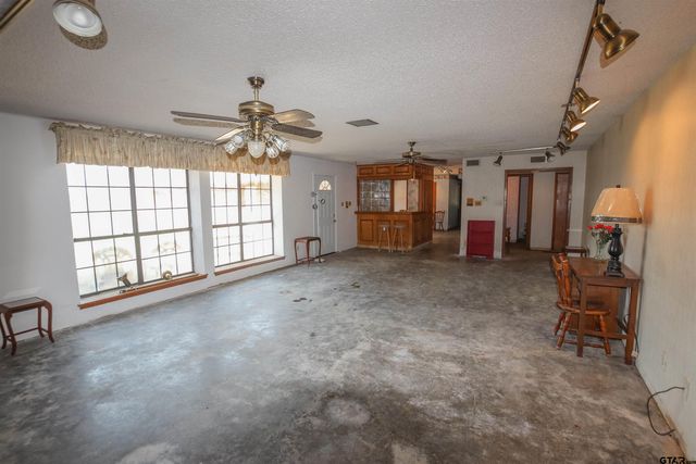 1006 Quitman St, Pittsburg, TX 75686