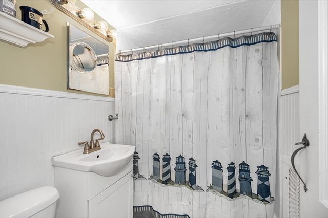 241 Lowell Street 3, Andover, MA 01810