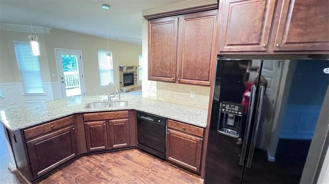 529 Red Fox Drive, Dallas, GA 30157