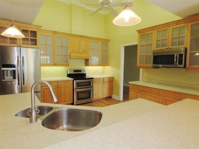 7555 PINE VALLEY LANE, Seminole, FL 33776