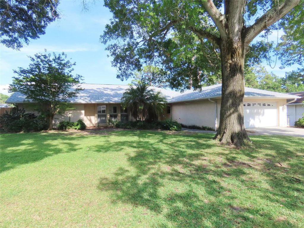 7555 PINE VALLEY LANE, Seminole, FL 33776