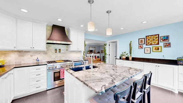 6609 Southdale Road, Edina, MN 55435