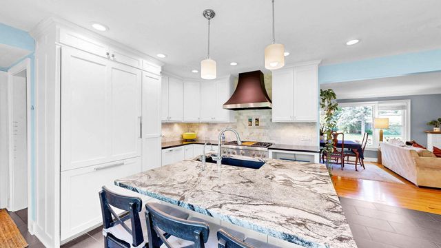 6609 Southdale Road, Edina, MN 55435