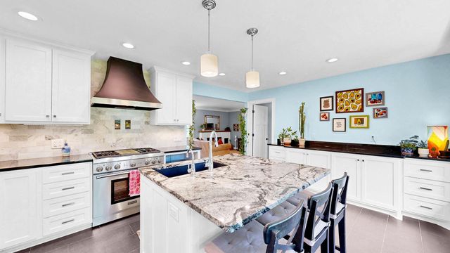 6609 Southdale Road, Edina, MN 55435