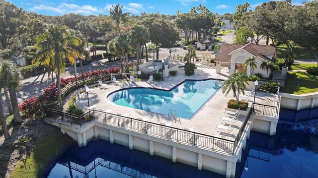 8140 Bridgewater Court B, Lake Clarke Shores, FL 33406