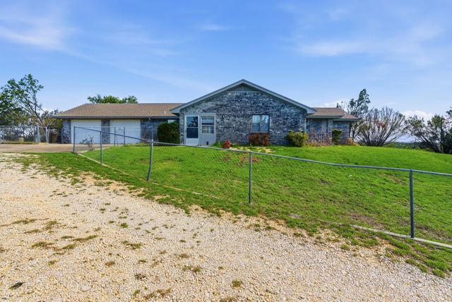 2480 Timber Wolf Trail, Stephenville, TX 76401