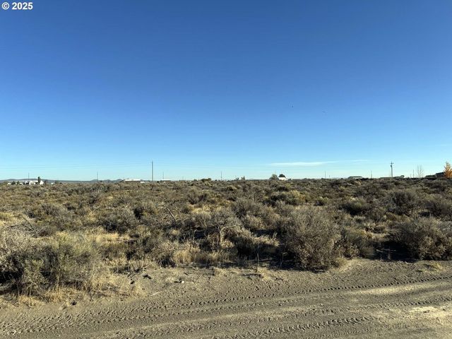 Pinion Lane, Christmas Valley, OR 97641