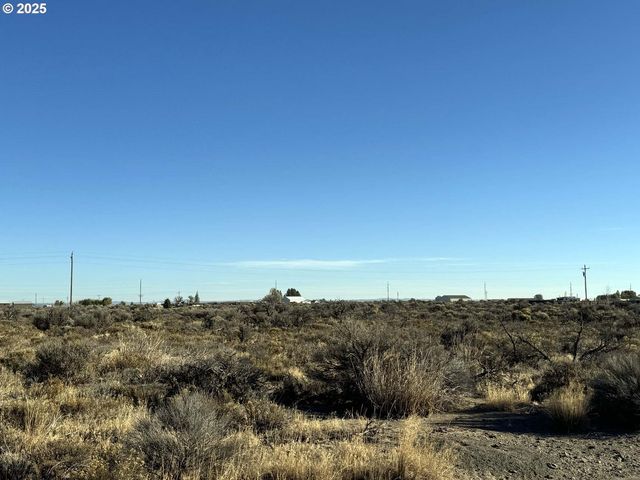 Pinion Lane, Christmas Valley, OR 97641