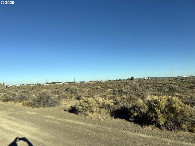 Pinion Lane, Christmas Valley, OR 97641