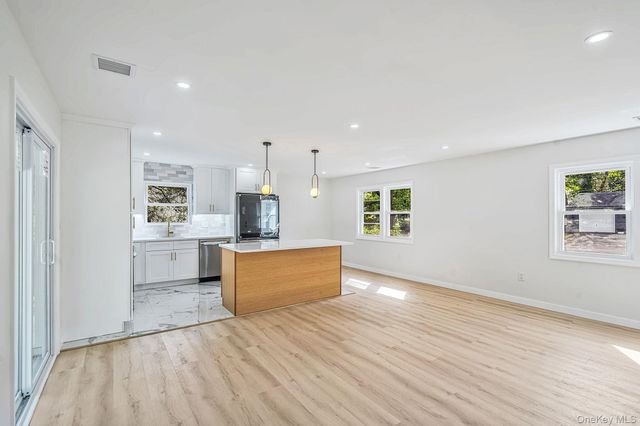 93 Putnam Avenue, West Babylon, NY 11704