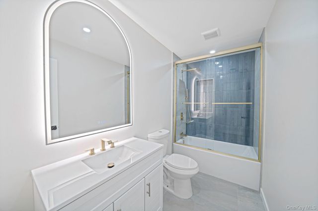 93 Putnam Avenue, West Babylon, NY 11704