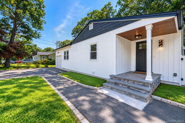 93 Putnam Avenue, West Babylon, NY 11704