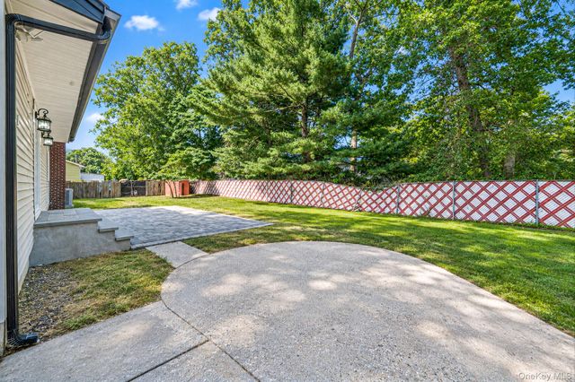 93 Putnam Avenue, West Babylon, NY 11704