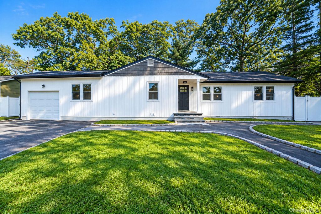 93 Putnam Avenue, West Babylon, NY 11704 — photo 3