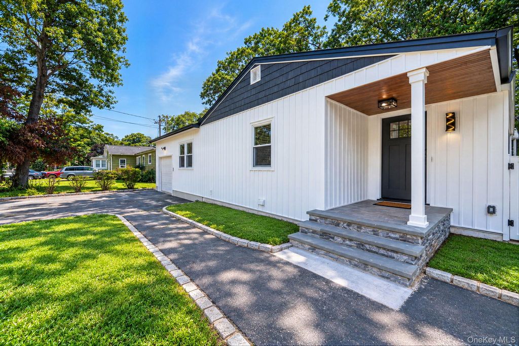 93 Putnam Avenue, West Babylon, NY 11704 — photo 4
