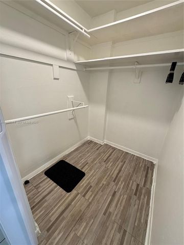 1470 NE 125th Ter 205, North Miami, FL 33161