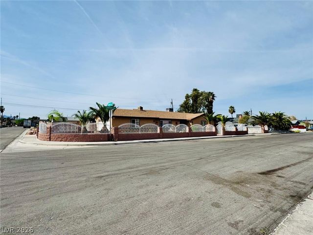 4679 East Cleveland Avenue, Las Vegas, NV 89104