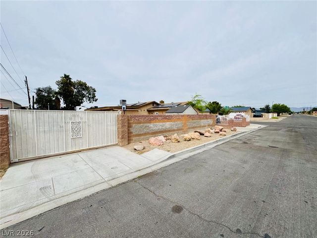 4679 East Cleveland Avenue, Las Vegas, NV 89104