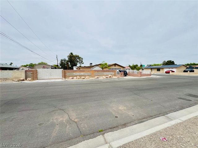 4679 East Cleveland Avenue, Las Vegas, NV 89104
