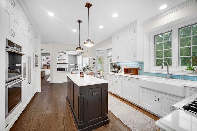 1429 Braxton Road, Libertyville, IL 60048