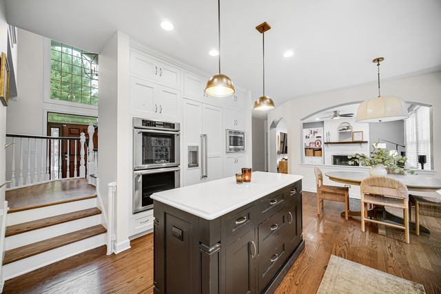 1429 Braxton Road, Libertyville, IL 60048