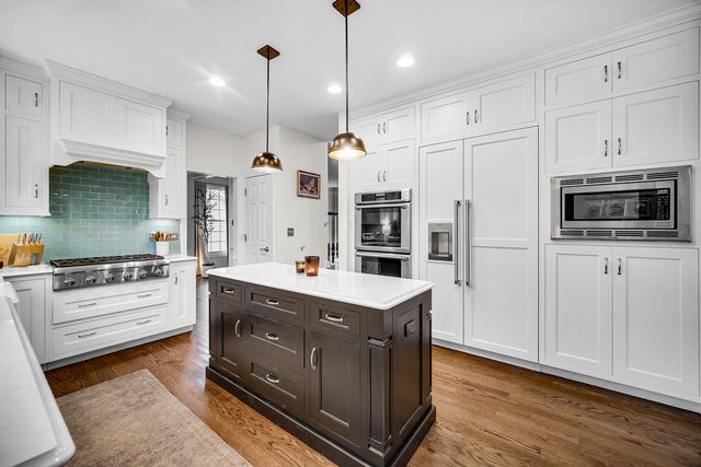1429 Braxton Road, Libertyville, IL 60048