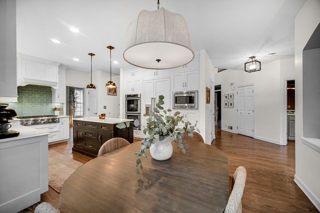 1429 Braxton Road, Libertyville, IL 60048