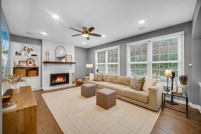 1429 Braxton Road, Libertyville, IL 60048