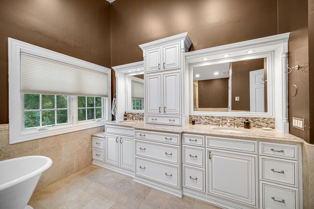 1429 Braxton Road, Libertyville, IL 60048