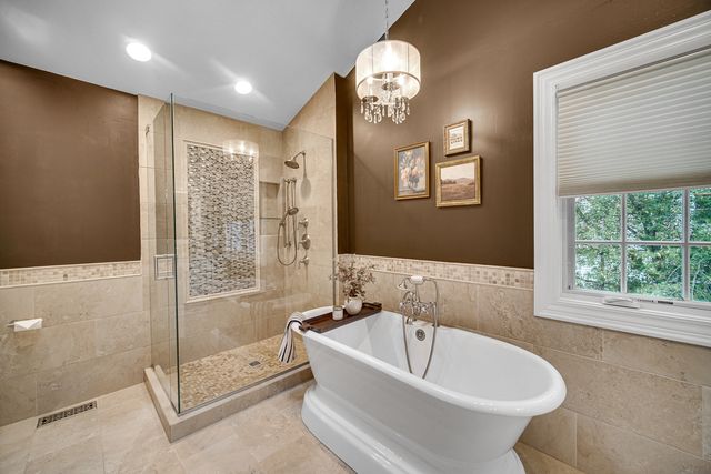 1429 Braxton Road, Libertyville, IL 60048