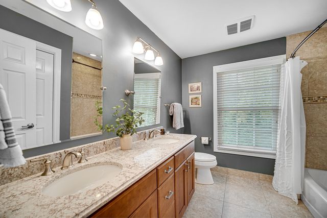 1429 Braxton Road, Libertyville, IL 60048